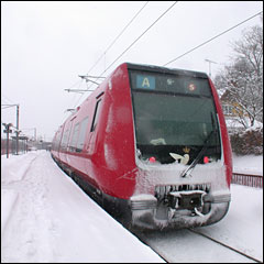 S-tog i snevejr, foto: Helge Bay